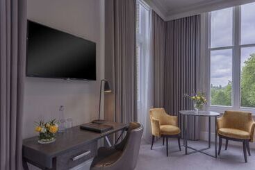 فندق Oatlands Park