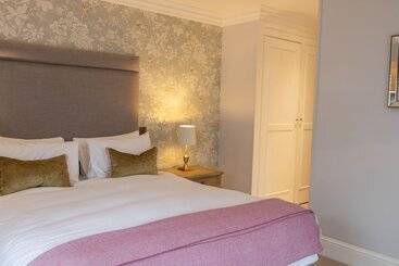 Spread Eagle Hotel And Spa