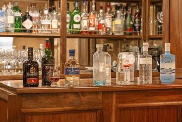 The Airds Hotel And Restaurant