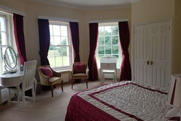 בית מלון כפרי Tyrrells Ford Country Inn &