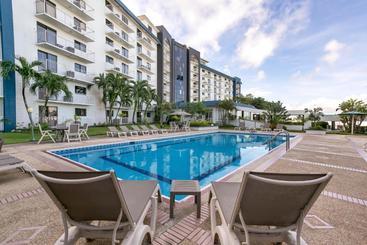 Oceanview Hotel & Residences