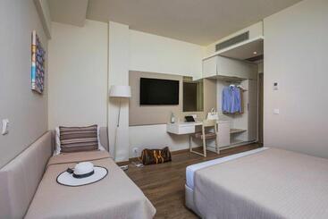 هتل Ammon Zeus Luxury Beach