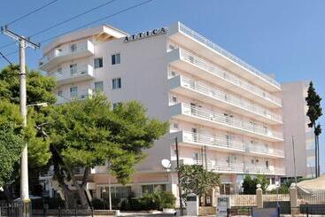 ホテル Attika Beach