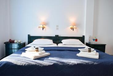 فندق Klonos   Kyriakos Klonos