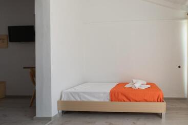 Lichnos Beach Hotel & Suites