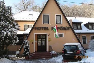 فندق Síkfőkút