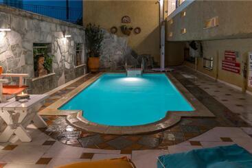 דירה Thymis Home