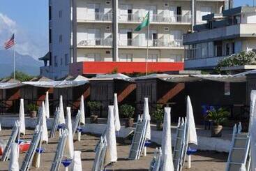 فندق Albergo Riviera Spineta