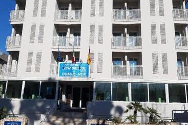 酒店 New Bristol Sport