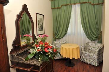 Отель Villa Felcaro   Relais, Lodge & Restaurant