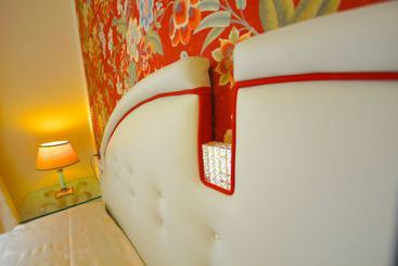 De Rose Hotel