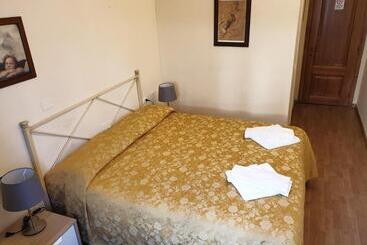 هتل Por Santa Maria