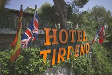 호텔 Tirreno