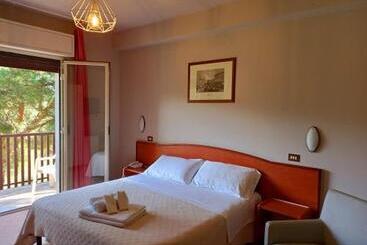 Отель Torricella