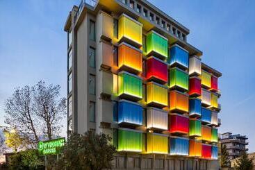 בית מלון כפרי Wyndham Garden Florence