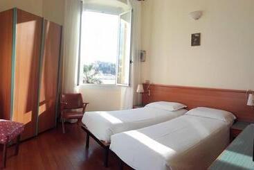 هتل Albergo Bandoni