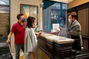 هتل Condotti Boutique