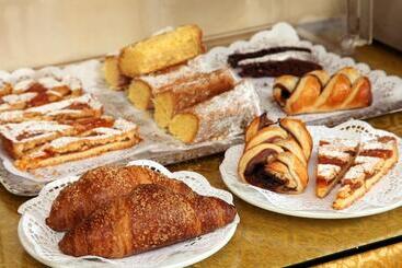 هتل Condotti Boutique