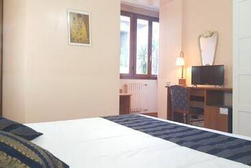 בית מלון כפרי Flora