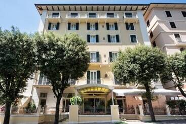 فندق Francia E Quirinale