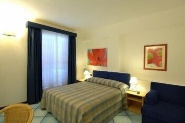 Отель Le Fioriere