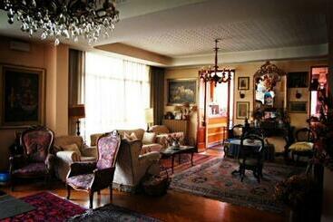 בית מלון כפרי Pesi