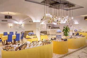 Shangri La Roma By Omnia Hotels