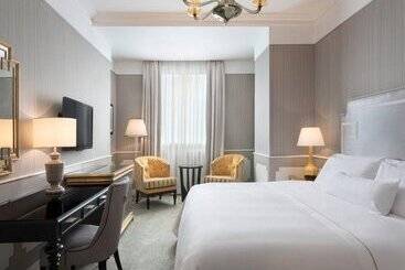 هتل The Westin Palace, Milan