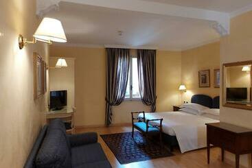 Phi Hotel Canalgrande