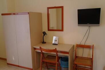 Отель Armando' S