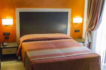 בית מלון כפרי Continental