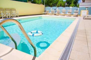 Отель Diplomatic