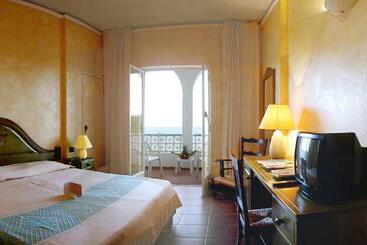 هتل Falkensteiner Resort Capo Boi