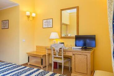 Imperial Hotel Tramontano