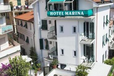 هتل Marina