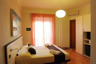 ホテル Mediterraneo