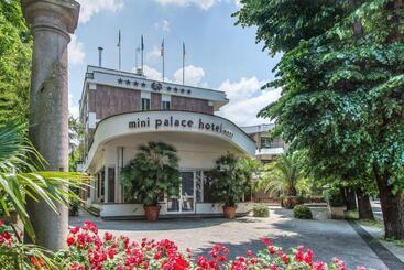 Отель Mini Palace