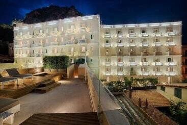 هتل NH Collection Taormina