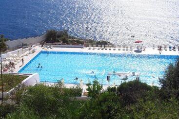 ホテル Perla Del Golfo Resort