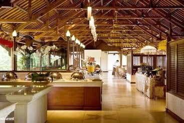 בית מלון כפרי Santika Beach