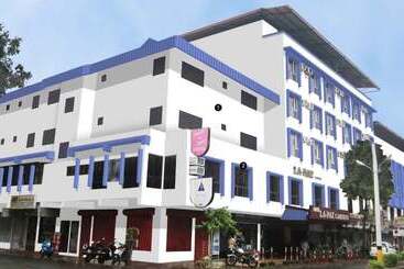 La Paz Gardens Beacon Hotel   Vasco Da Gama Goa