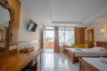 Palm Beach Hotel Bali