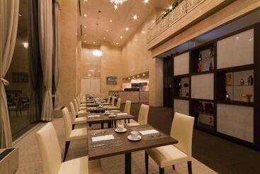 בית מלון כפרי Ana Crowne Plaza Ube