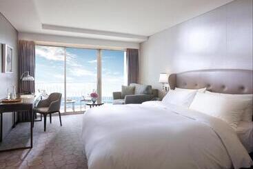 Paradise Hotel Busan