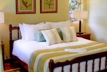 Отель The Aberdare Country Club