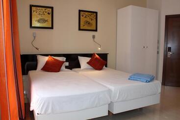 هتل Atlantis Lodge