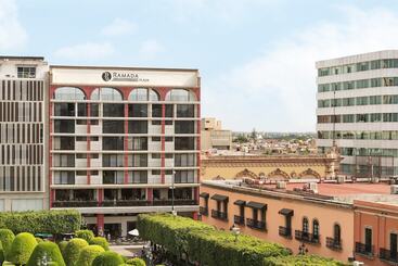 هتل Ramada Plaza By Wyndham Leon