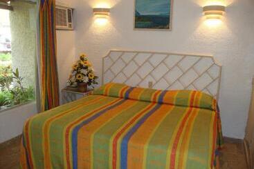 Sands Acapulco Hotel & Bungalows