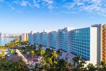 ホテル Sheraton Buganvilias Resort & Convention Center