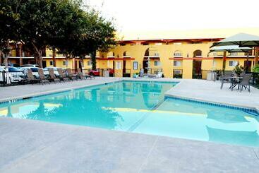 هتل Villa Del Sol